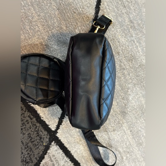 Black Diamond Faux Leather Quilted Shoulder Bag - Picture 9 of 9